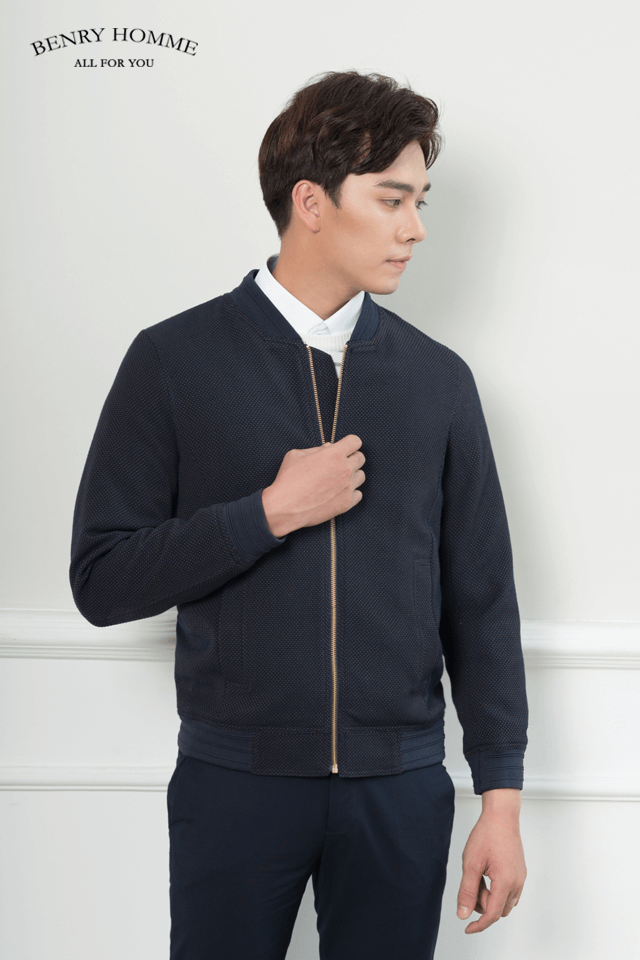 Áo bomber chấm bi vàng
