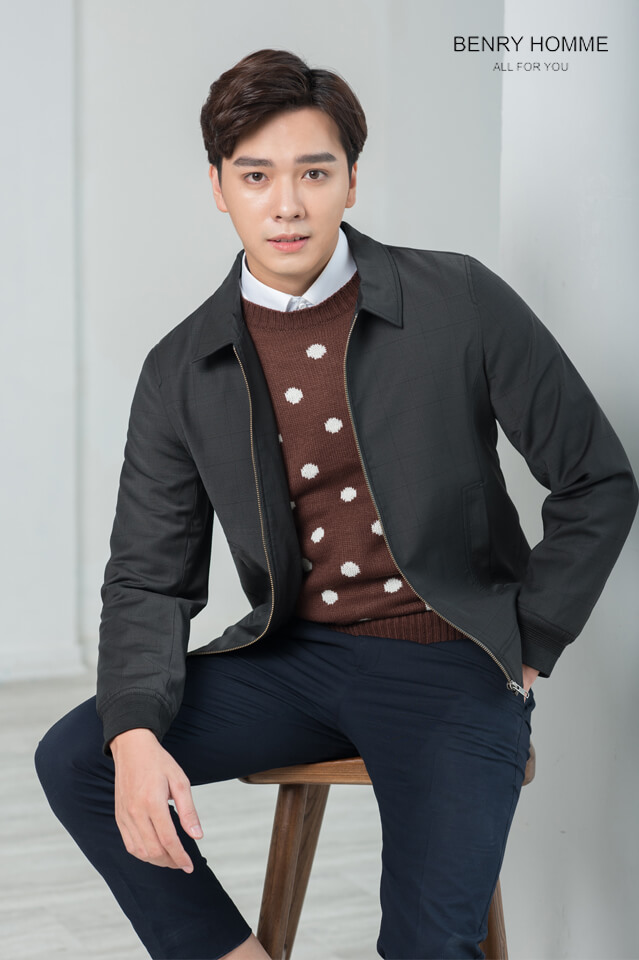 Áo bomber sọc caro