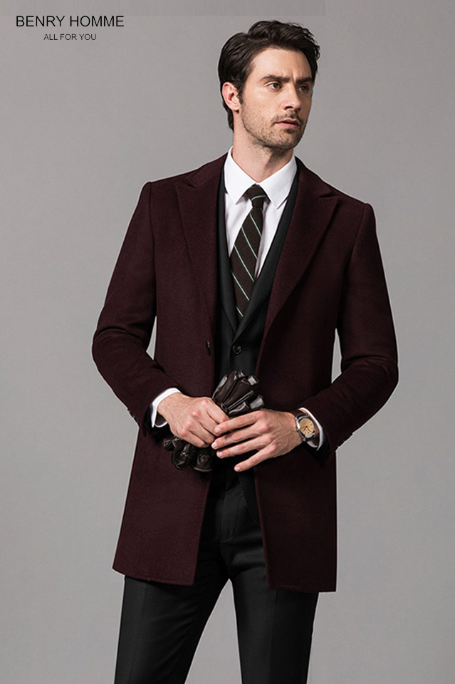 Áo măng tô màu nho chín